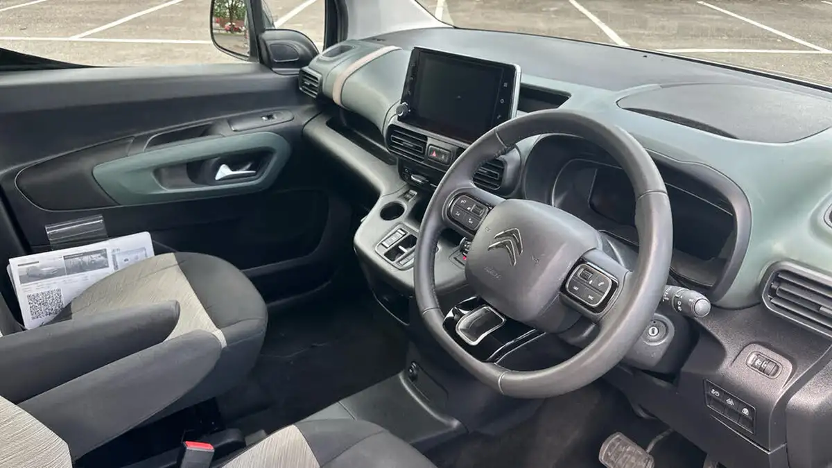 2024-citroen-berlingo-e-flair-xtr-m-size-big-10