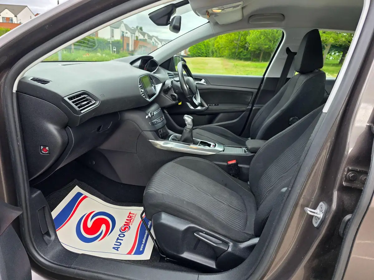 2014-peugeot-308-16hdi-active-big-8