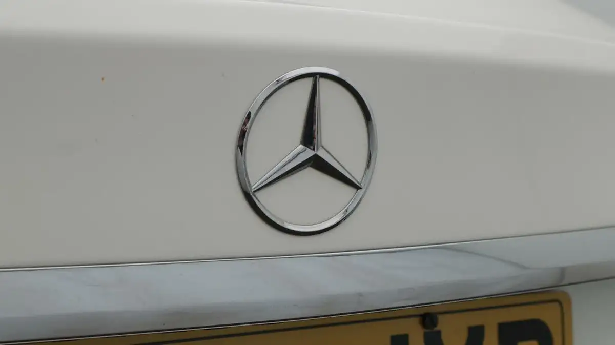 2020-mercedes-benz-c-class-20d-c220d-sport-edition-premium-plus-saloon-4d-big-22