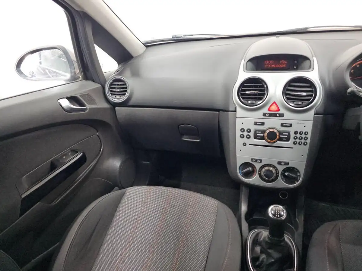 2010-vauxhall-corsa-12-sxi-85ps-ac-5d-big-24