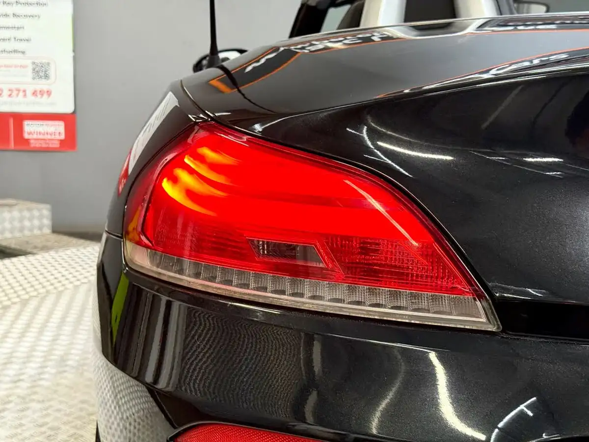 2012-bmw-z4-20-sdrive20i-m-sport-big-23
