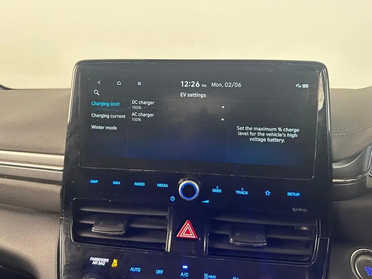 2022-hyundai-ioniq-e-premium-electric-big-37