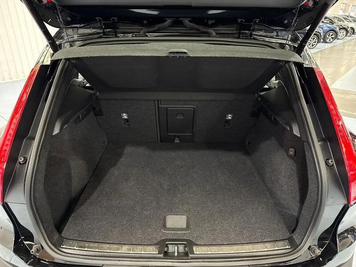 2021-volvo-xc40-20-b4-inscription-pro-194bhp-auto-big-8