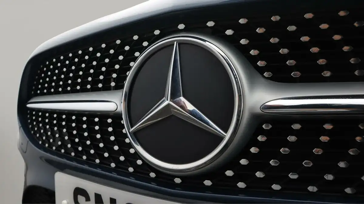 2021-mercedes-benz-a-class-13-a250e-amg-line-saloon-4d-big-20