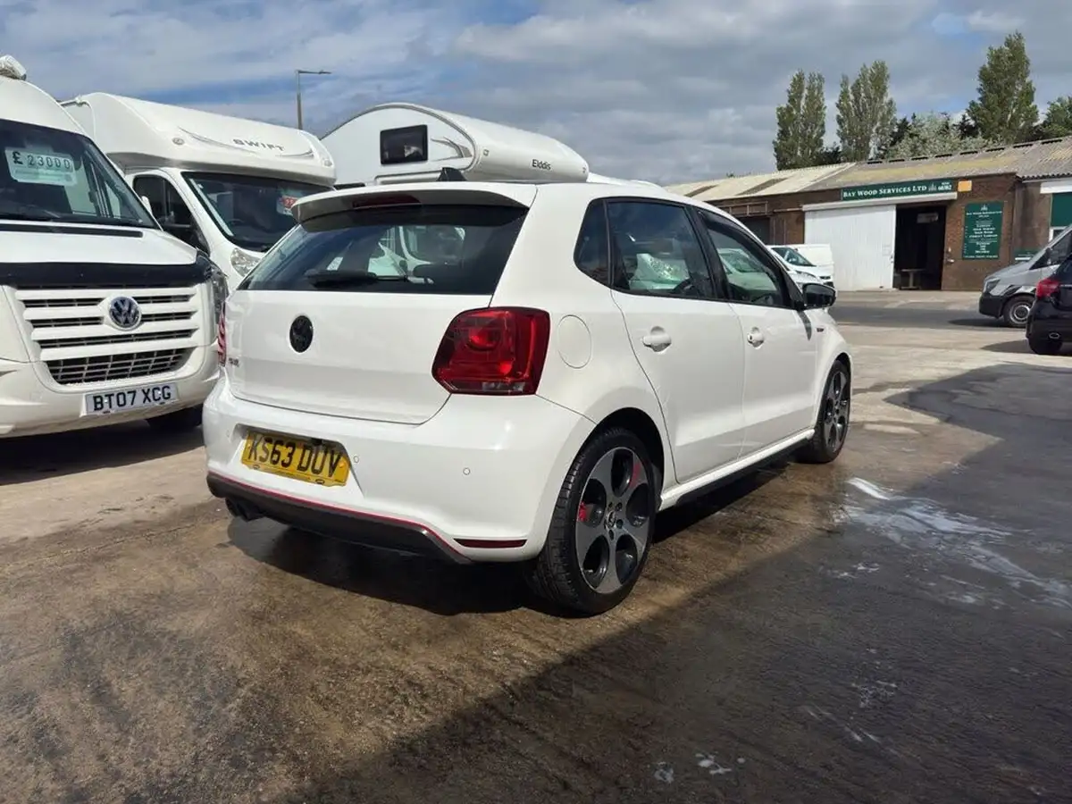 2014-volkswagen-polo-14-gti-5d-big-9