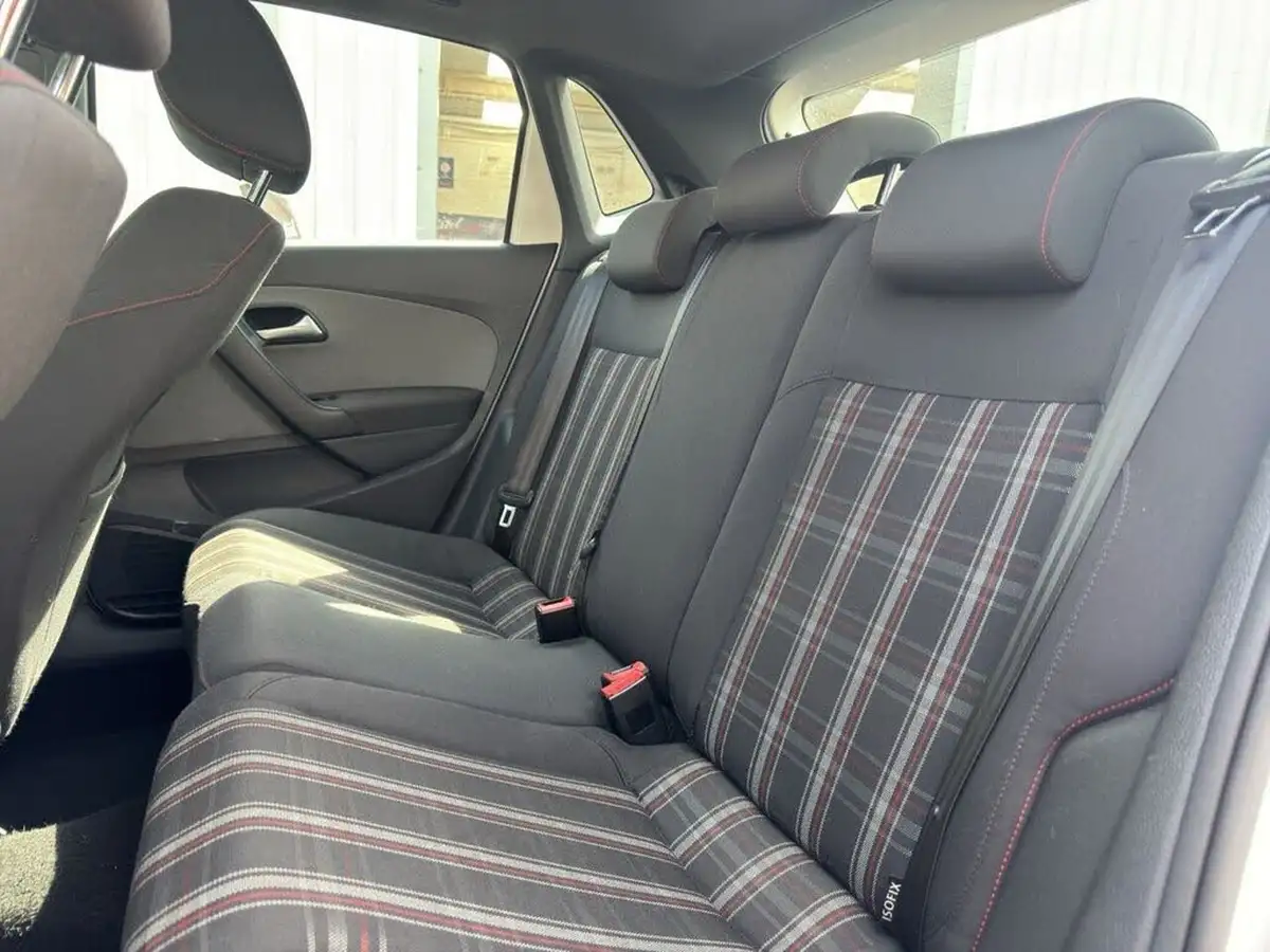 2014-volkswagen-polo-14-gti-5d-big-33
