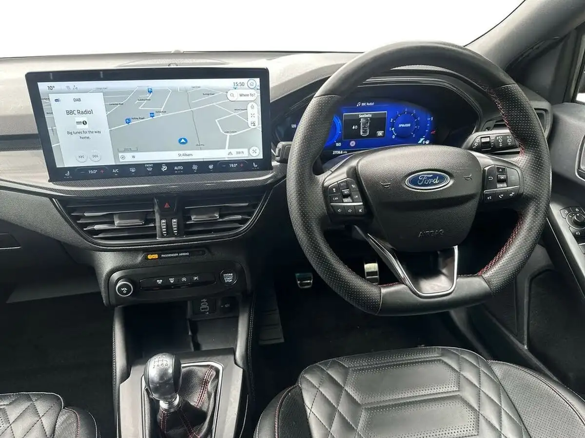 2022-ford-focus-10t-st-line-vignale-155ps-hybrid-mhev-hatchback-big-15