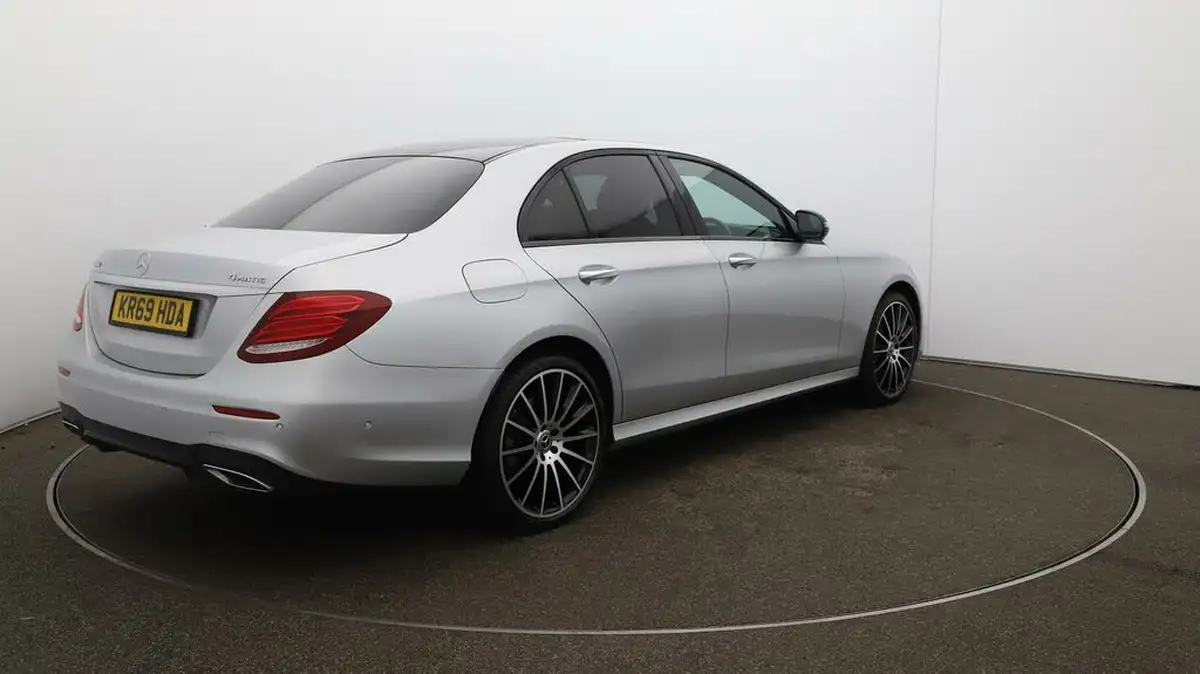 2019-mercedes-benz-e-class-30-d-e400d-amg-line-night-edition-premium-plus-saloon-4d-big-55