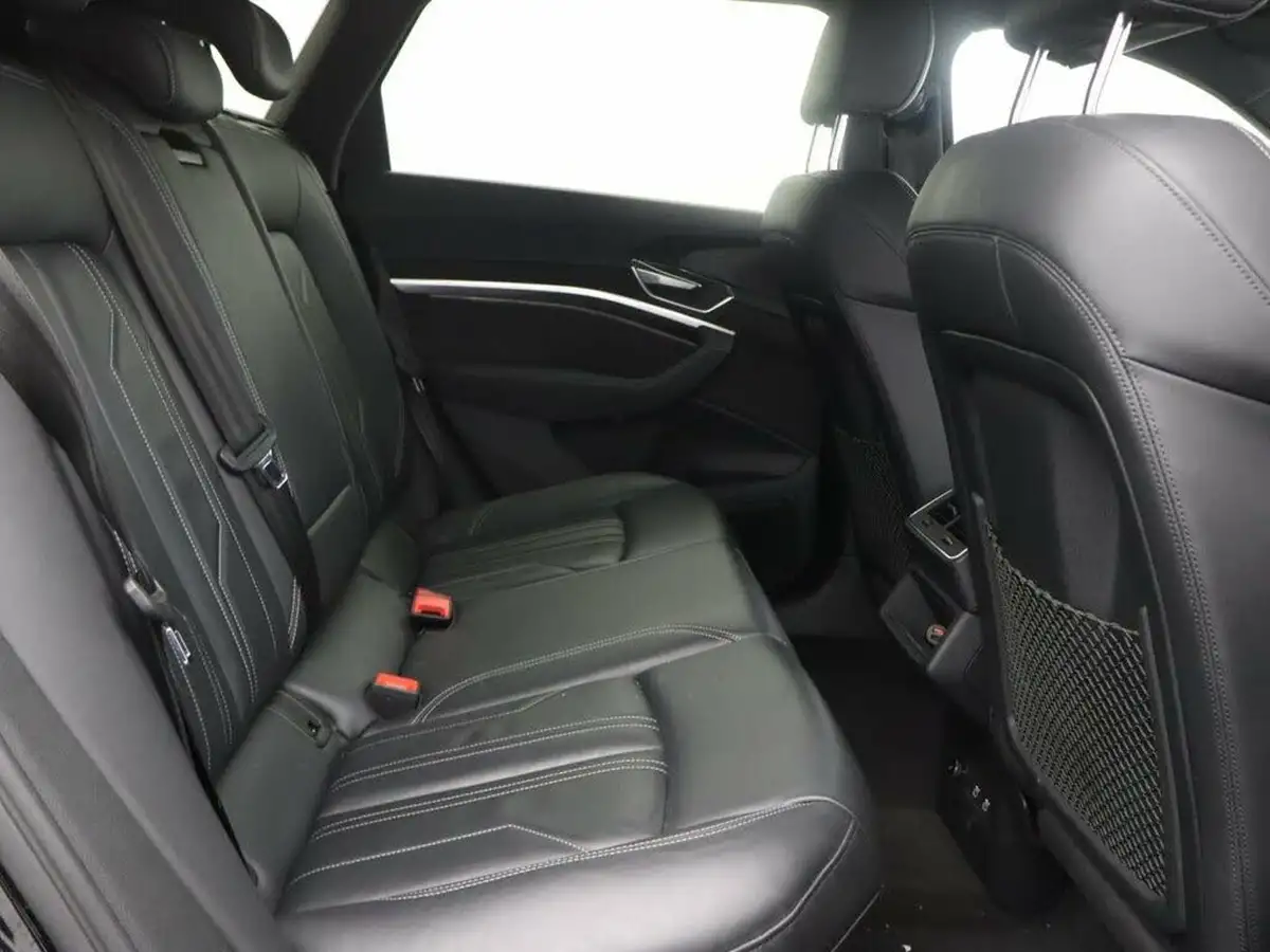 2021-audi-e-tron-55e-black-edition-station-wagon-big-18
