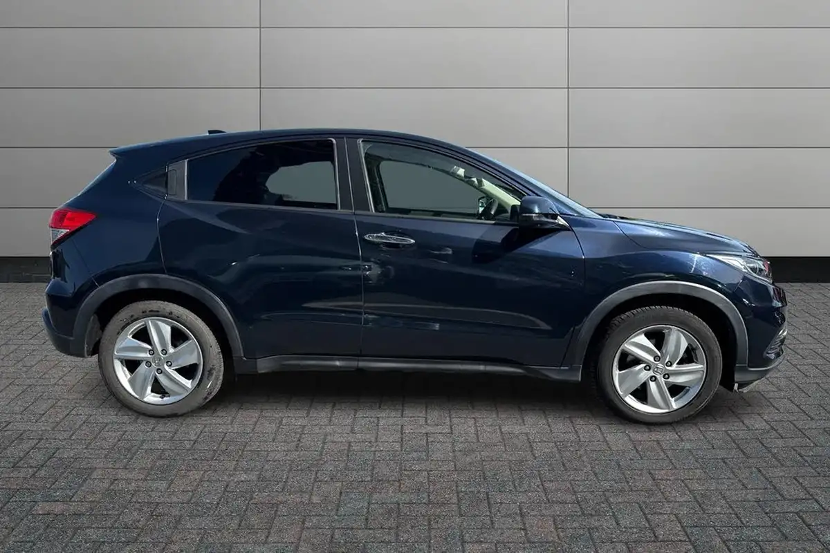 2018-honda-hr-v-15-i-vtec-se-big-4