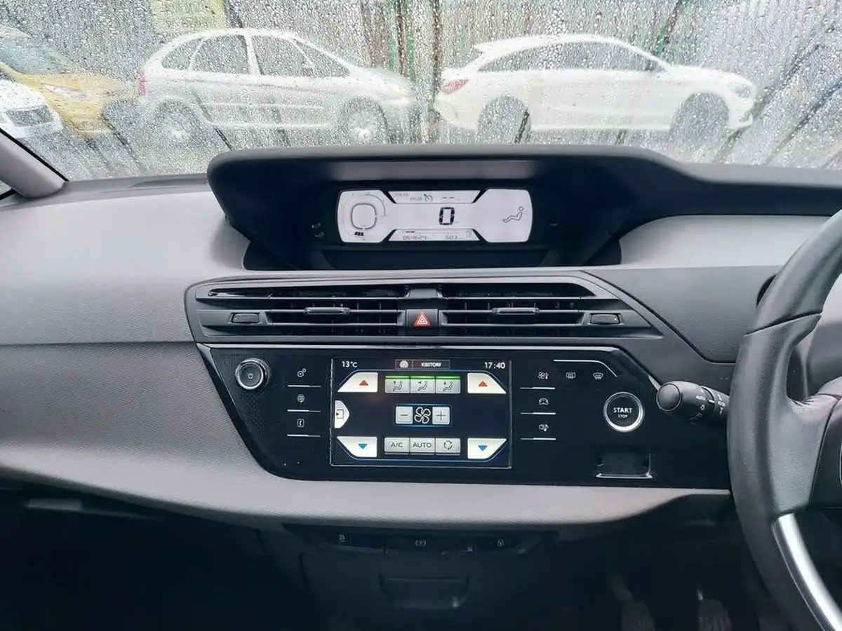 2014-citroen-grand-c4-picasso-16e-hdi-vtr-115ps-big-34