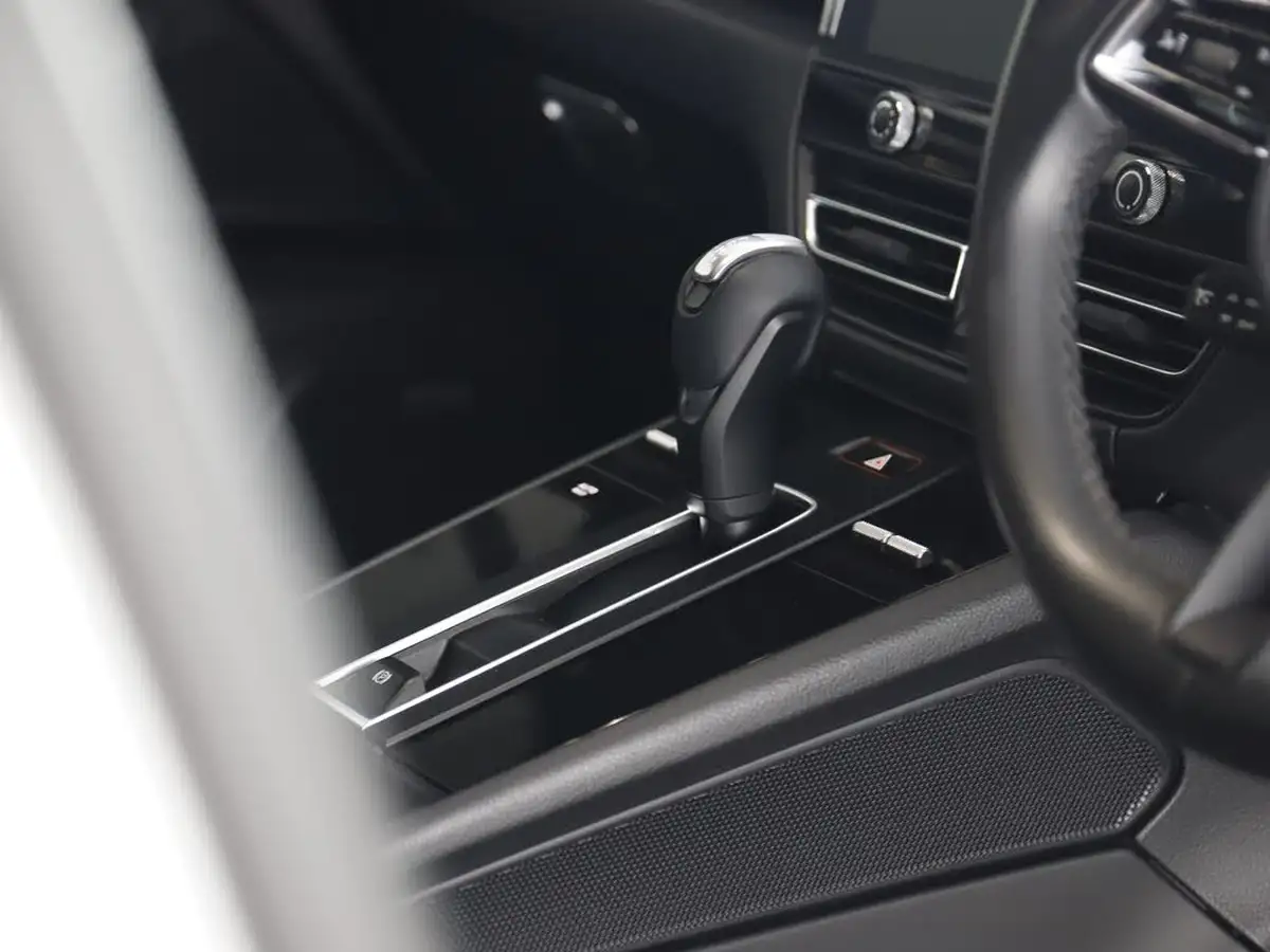 2021-porsche-macan-29-v6-s-big-30