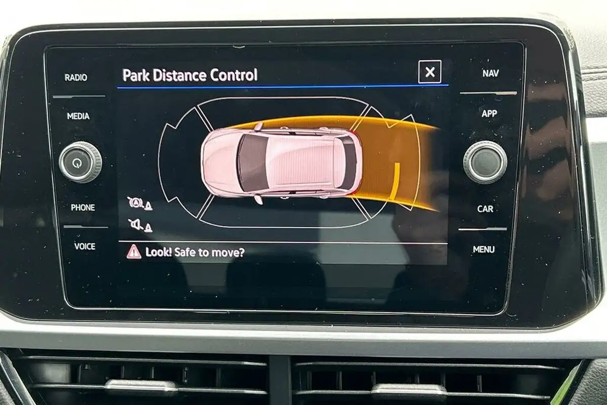 2022-volkswagen-t-roc-15-tsi-life-dsg-big-4