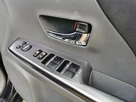 2013-toyota-prius-small-40