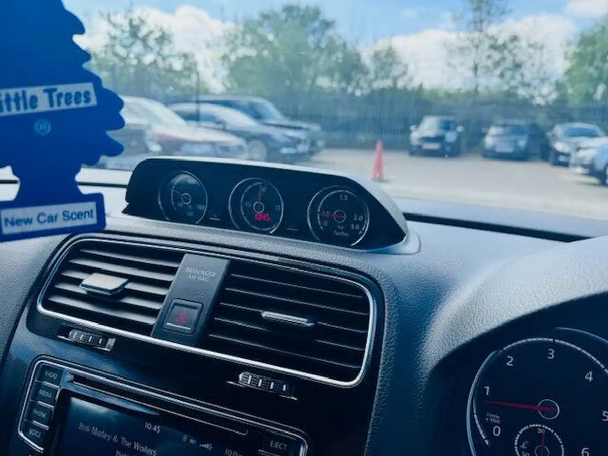 2017-volkswagen-scirocco-20tdi-gt-black-edition-150ps-bmt-big-30