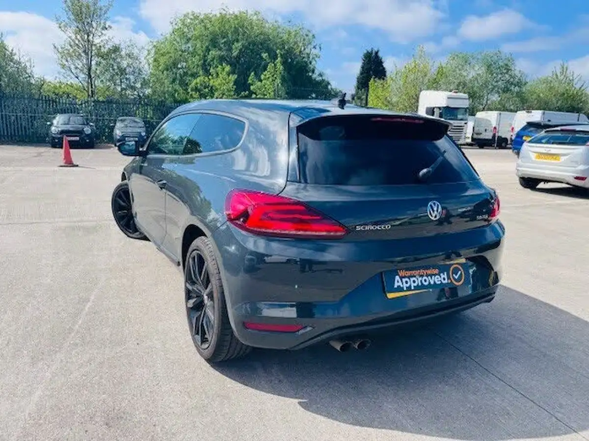 2017-volkswagen-scirocco-20tdi-gt-black-edition-150ps-bmt-big-6