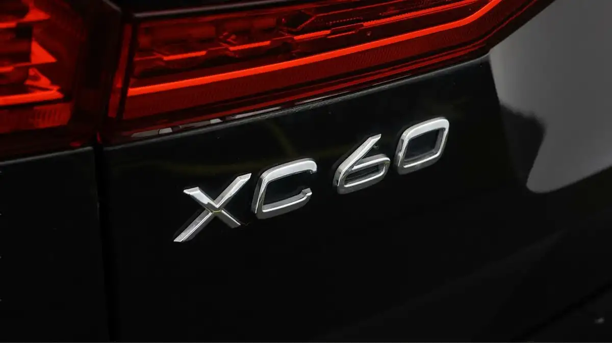2021-volvo-xc60-20-b5-momentum-big-19