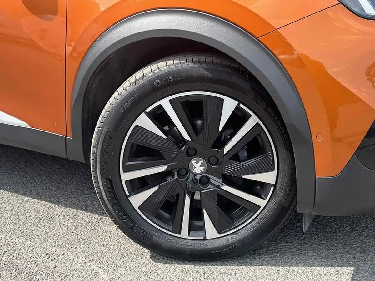 2020-peugeot-2008-suv-12-puretech-gt-line-eat8-big-4