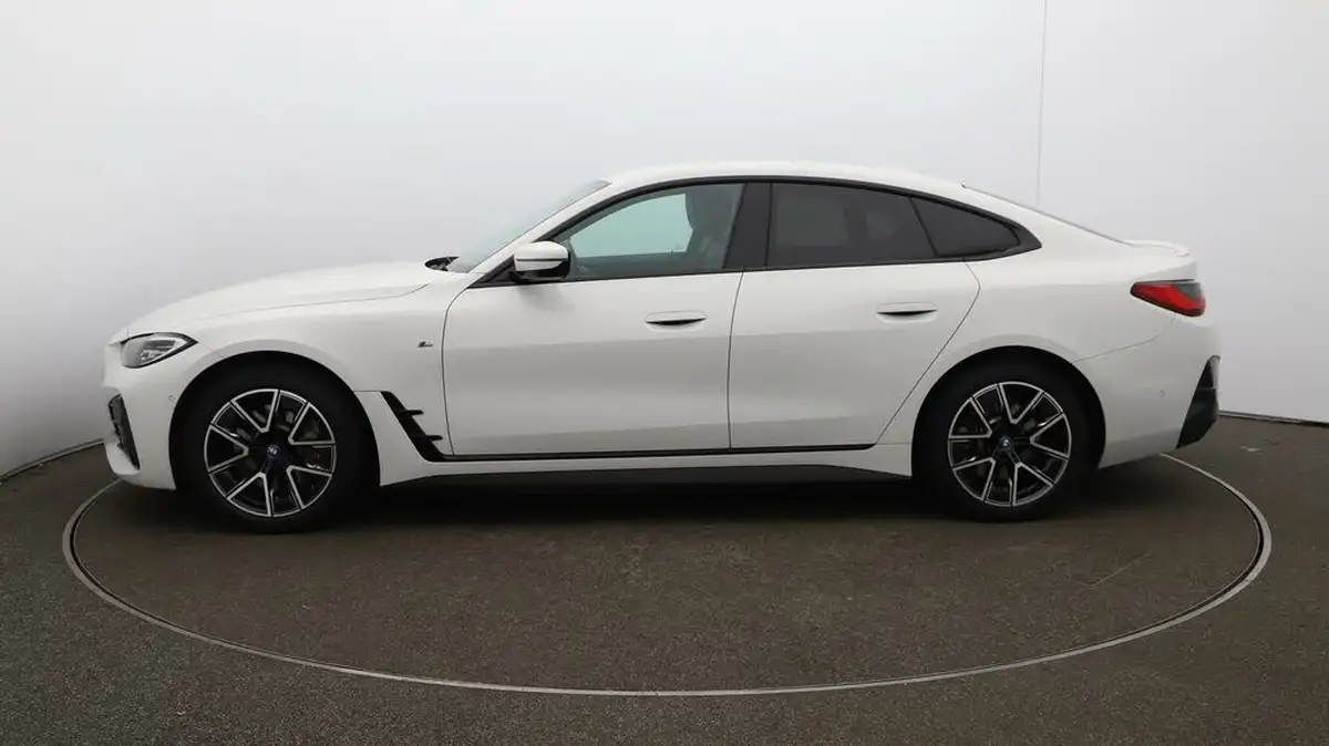 2022-bmw-i4-e-edrive40-m-sport-big-59