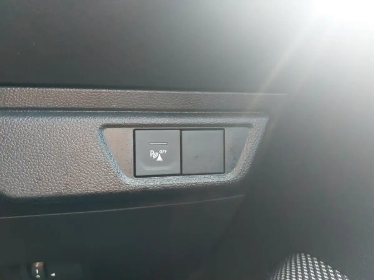 2022-dacia-sandero-stepway-10-tce-comfort-90bhp-auto-big-11