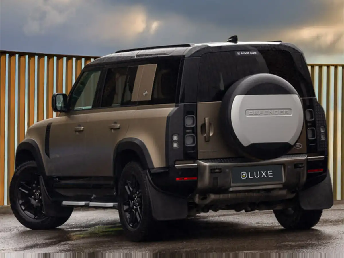 2020-land-rover-110-defender-30-p400-x-110-big-1