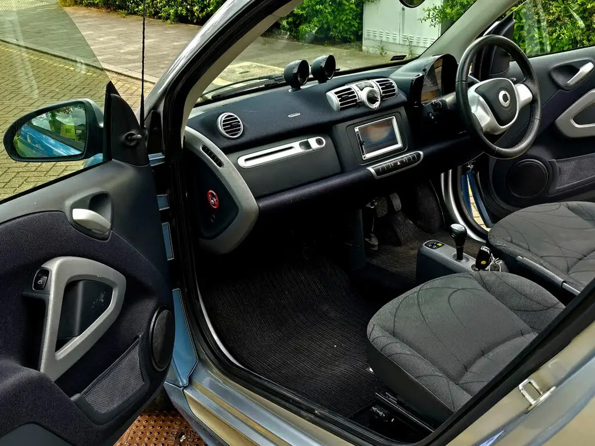 2013-smart-fortwo-10-passion-71bhp-cabriolet-big-23
