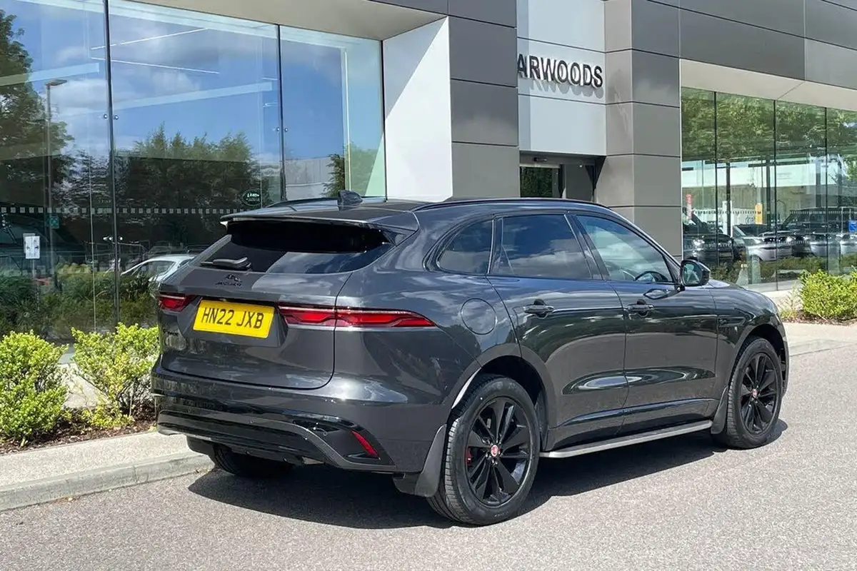 2022-jaguar-f-pace-20-p250-r-dynamic-black-big-10