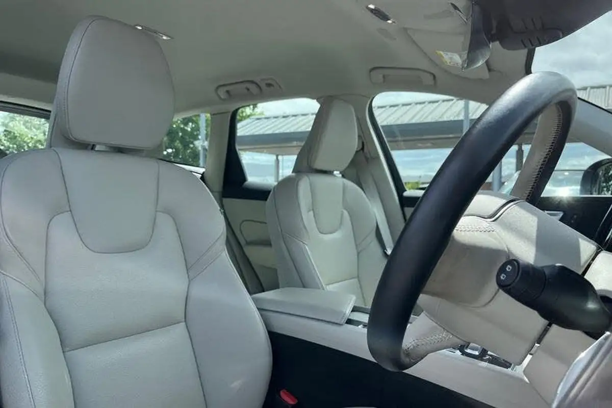 2021-volvo-xc60-20-b5-momentum-awd-big-16