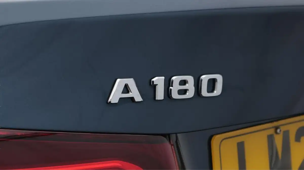 2022-mercedes-benz-a-class-13-a180-amg-line-executive-edition-saloon-4d-7g-dct-big-21