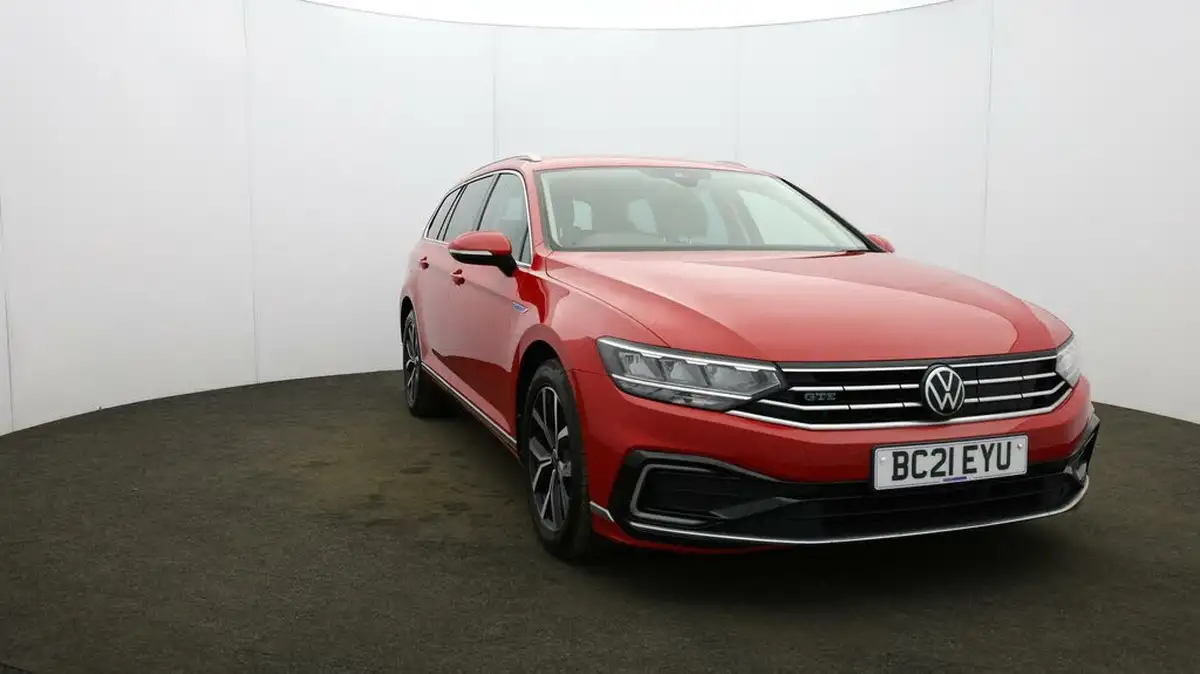 2021-volkswagen-passat-14-tsi-gte-estate-5d-big-44