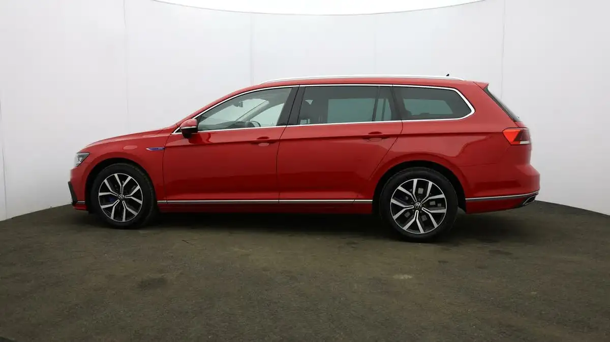 2021-volkswagen-passat-14-tsi-gte-estate-5d-big-68
