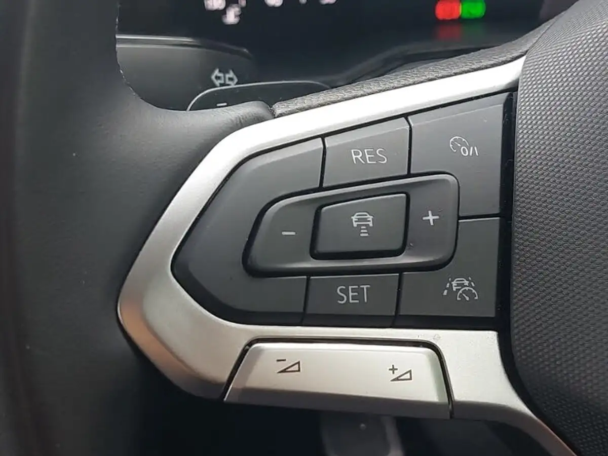 2024-volkswagen-taigo-10-tsi-life-110ps-dsg-big-12