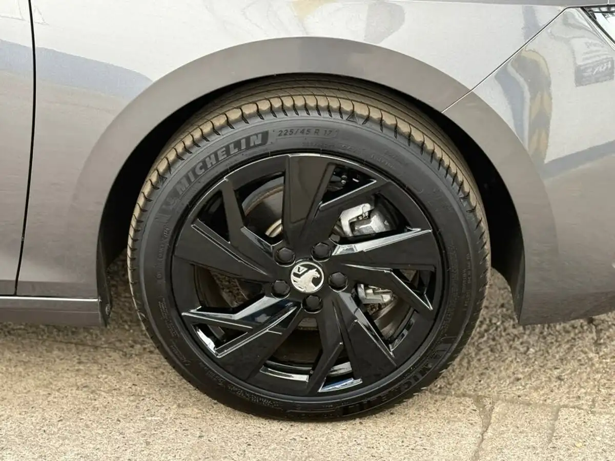 2024-vauxhall-astra-12-turbo-gs-130ps-hatchback-big-14