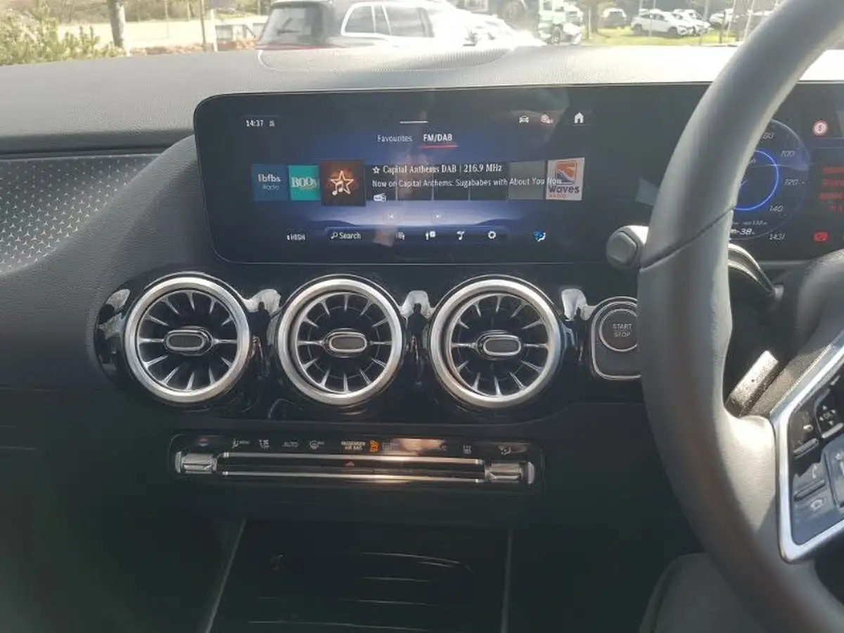 2024-mercedes-benz-eqa-e-eqa-250-sport-executive-big-16