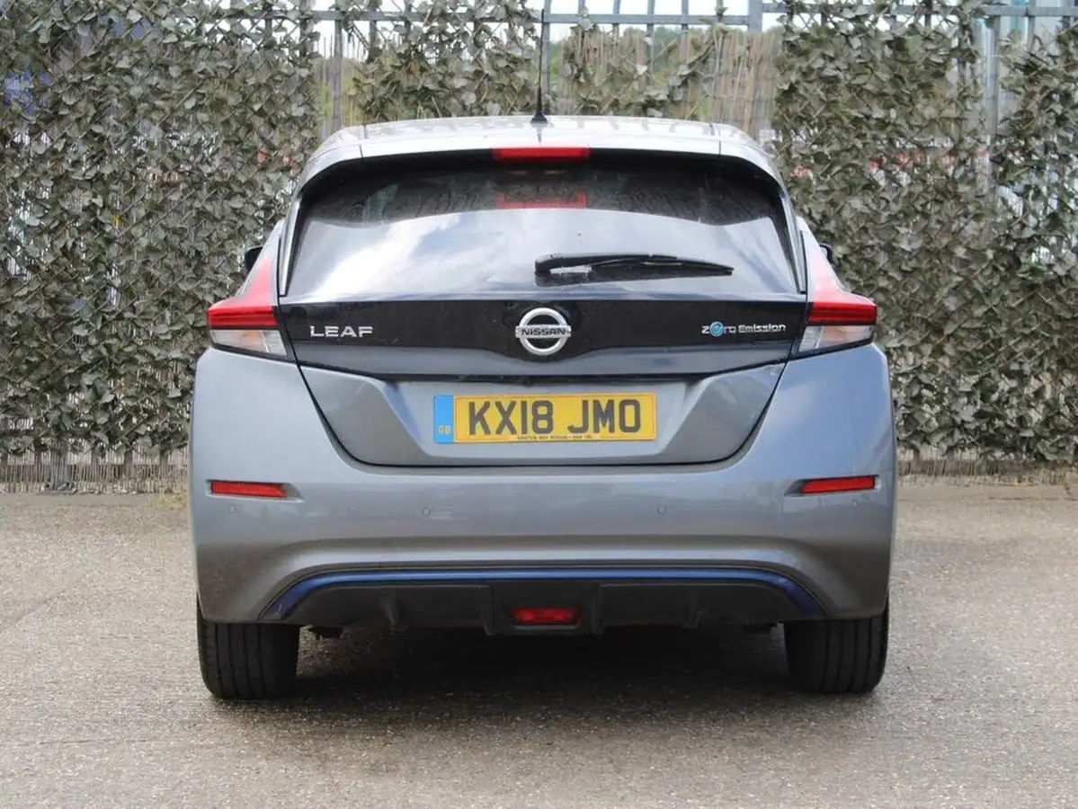 2018-nissan-leaf-e-n-connecta-big-8