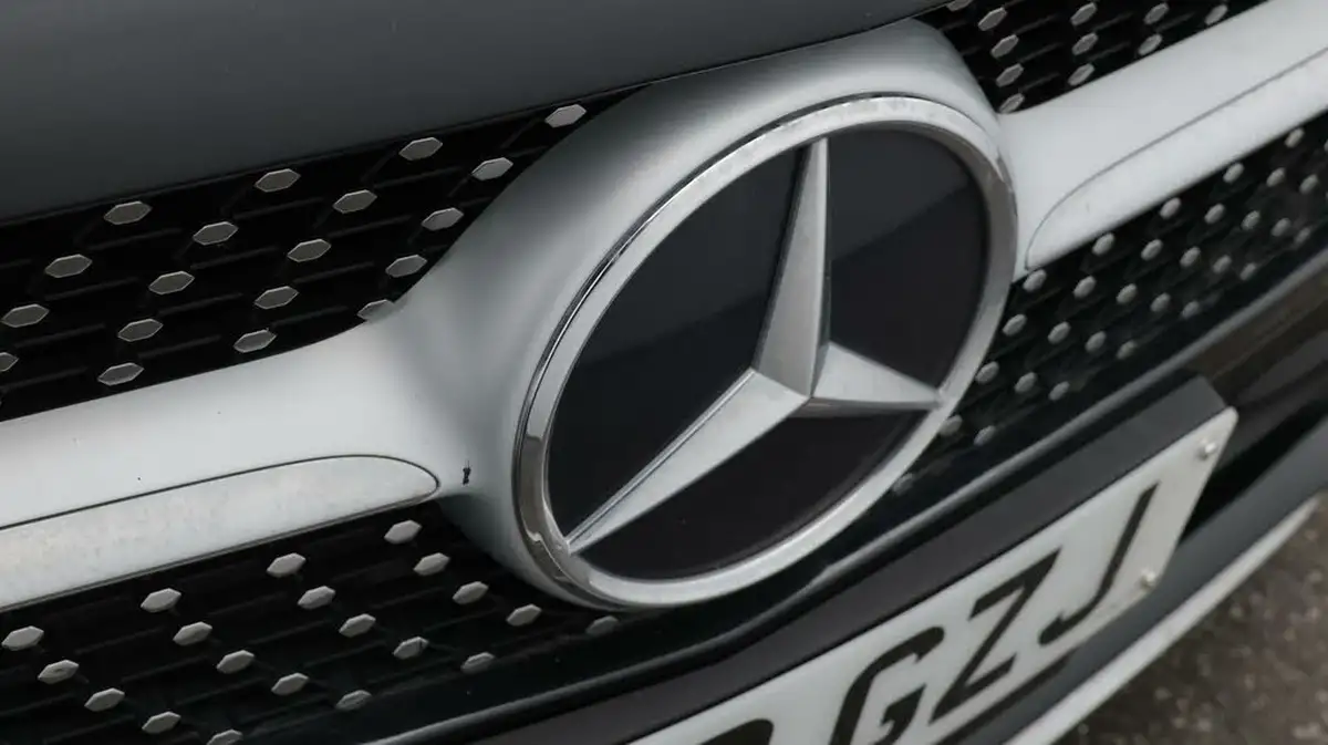 2020-mercedes-benz-a-class-13-a200-amg-line-hatchback-5d-7g-dct-big-22