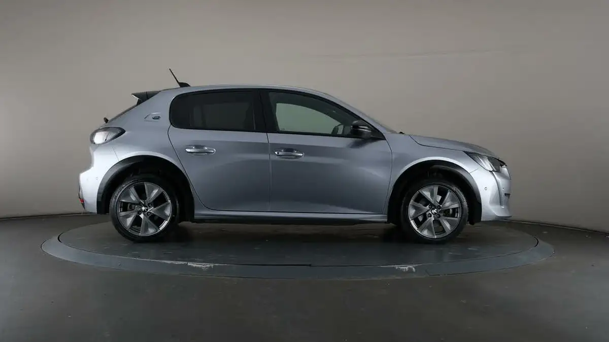 2021-peugeot-208-e-gt-50kwh-big-61