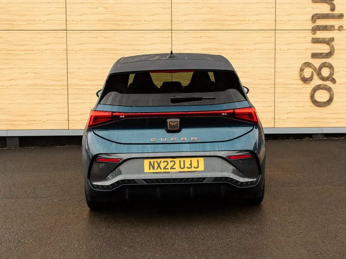2022-cupra-born-e-v3-204ps-58kwh-big-5