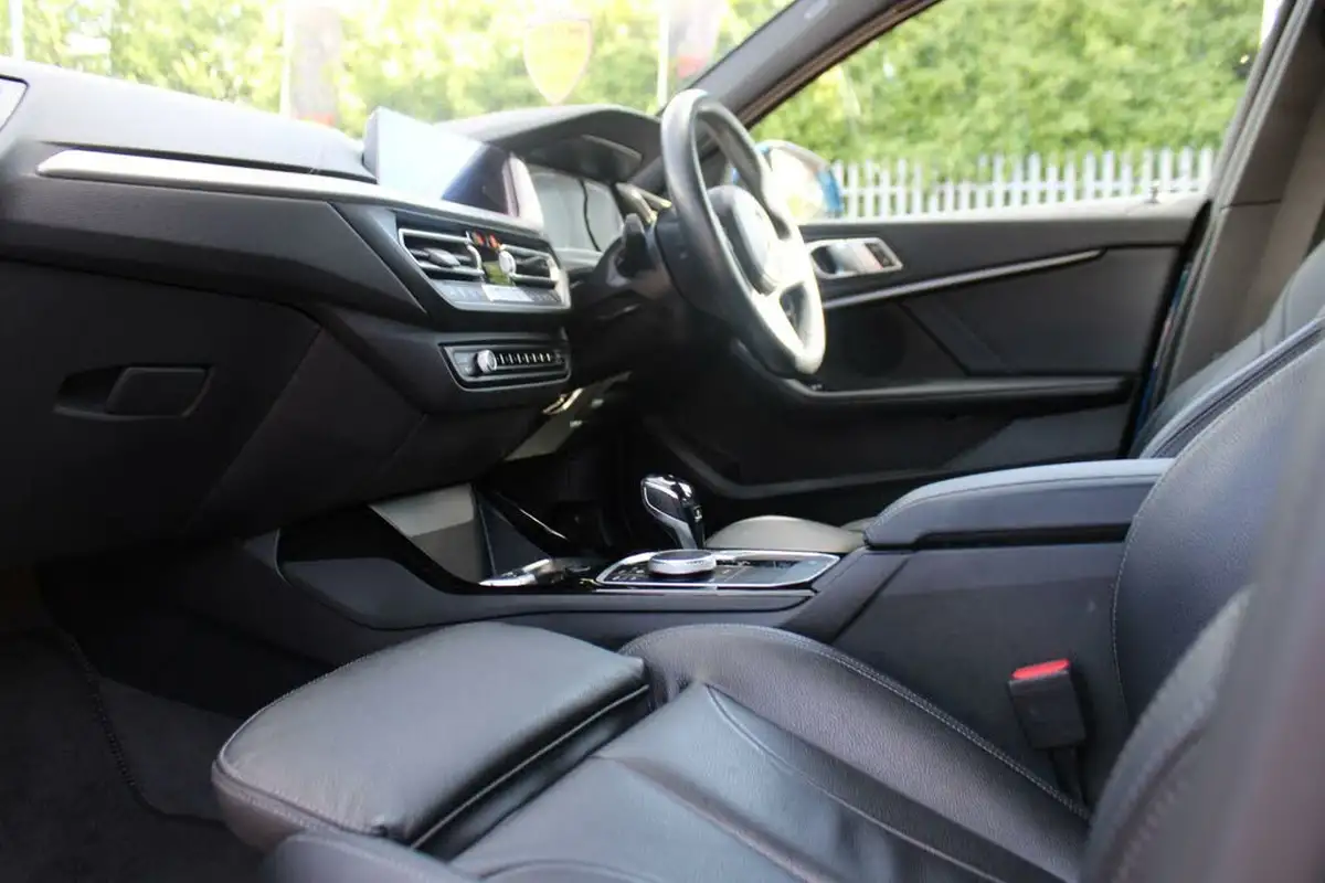2021-bmw-1-series-15-118i-m-sport-lcp-dct-big-15