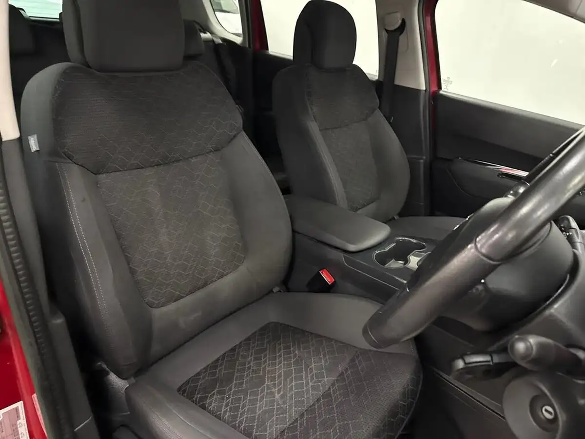 2017-kgm-ssangyong-turismo-22td-ex-auto-big-12