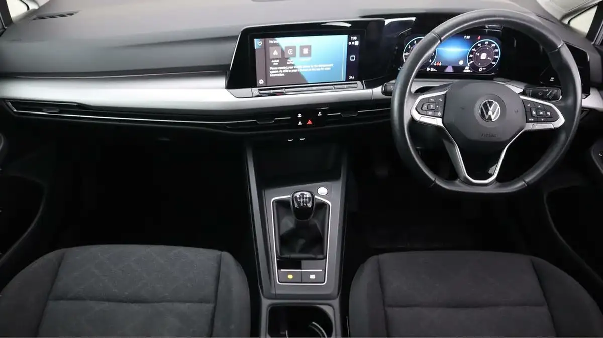 2022-volkswagen-golf-15-tsi-life-130ps-hatchback-big-12