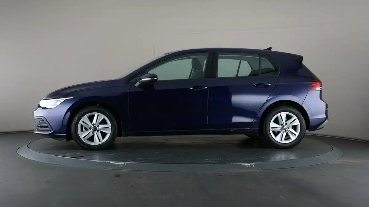 2022-volkswagen-golf-15-tsi-life-130ps-hatchback-big-36
