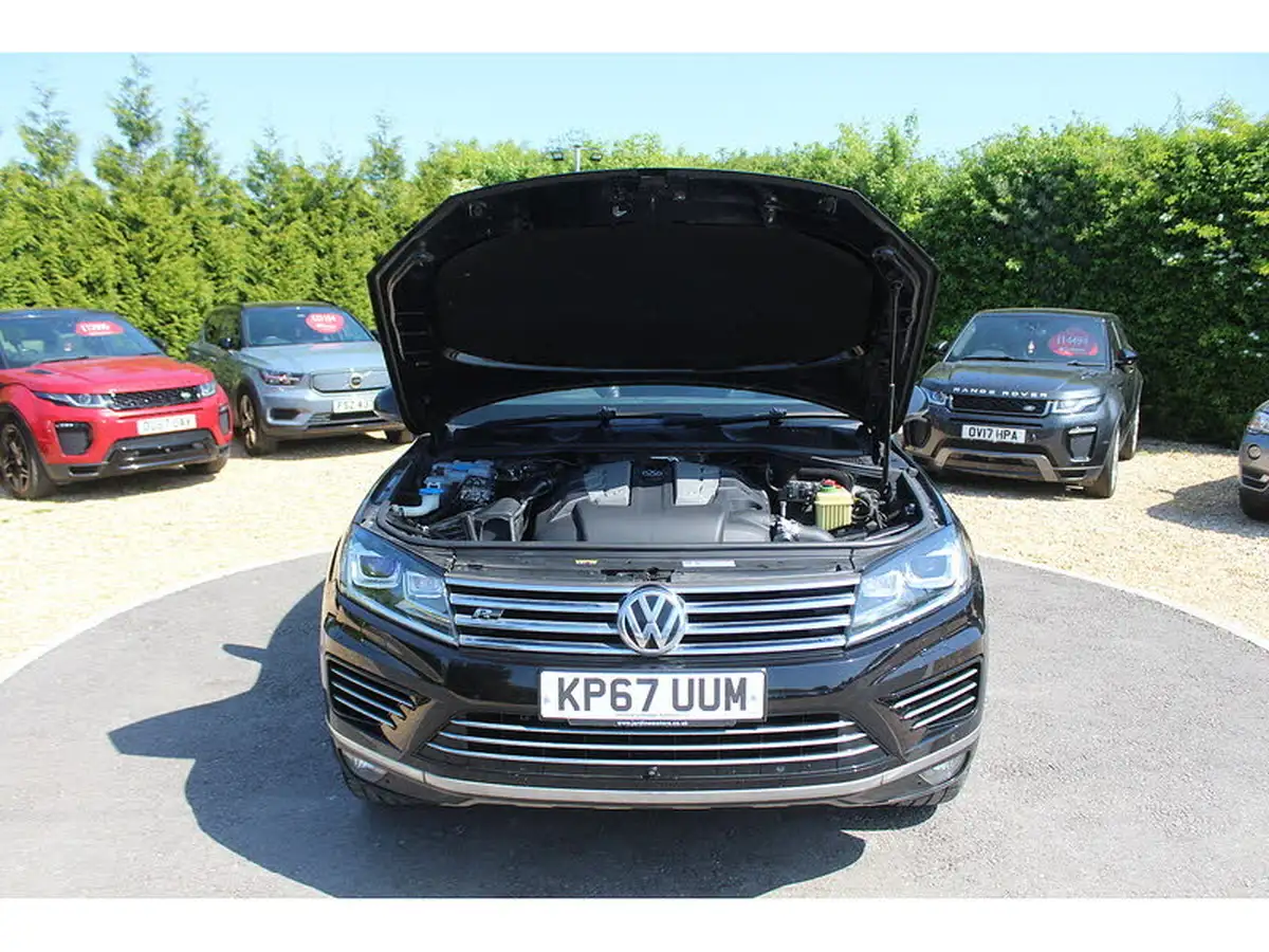 2017-volkswagen-touareg-30tdi-r-line-plus-262ps-ss-2967cc-big-34