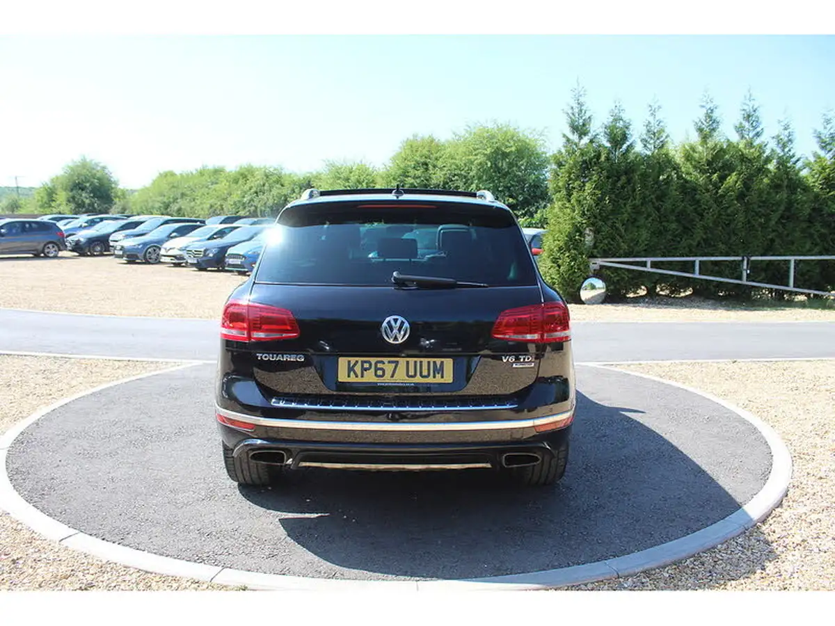 2017-volkswagen-touareg-30tdi-r-line-plus-262ps-ss-2967cc-big-10