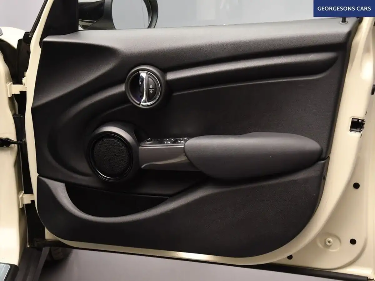 2020-mini-countryman-15-cooper-classic-big-21