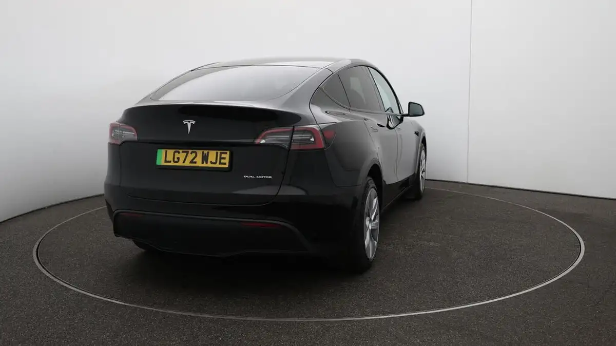 2022-tesla-model-y-e-long-range-big-55