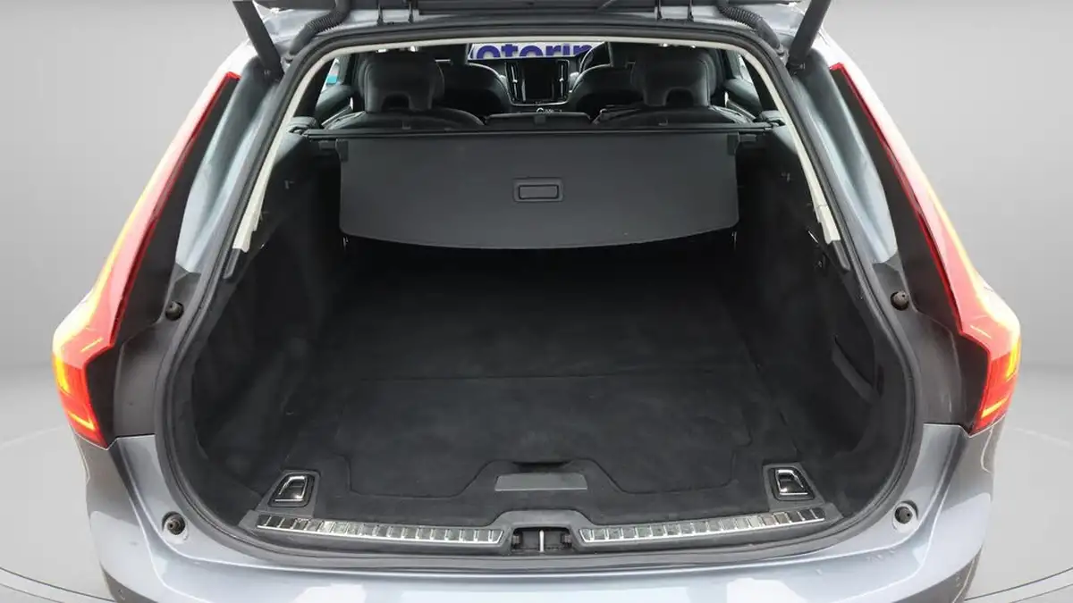 2019-volvo-v90-20-t4-momentum-plus-big-17
