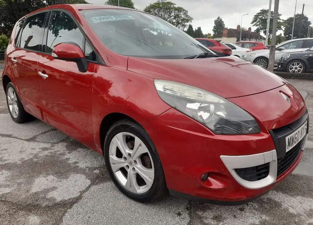 2011-renault-scenic-15dci-dynamique-tom-tom-fap-big-0