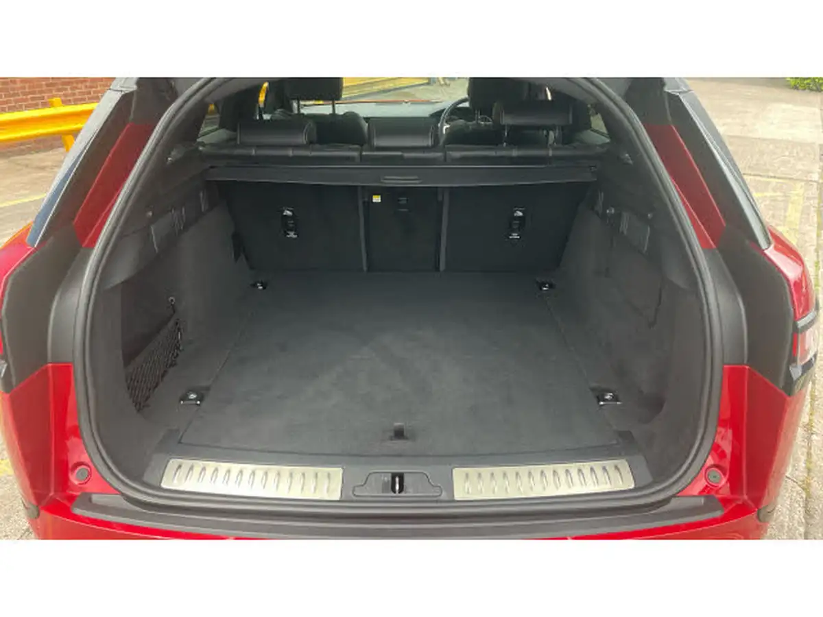 2022-land-rover-range-rover-velar-20-d200-velar-big-3