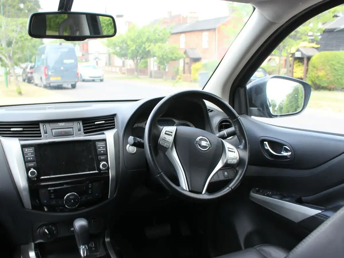 2021-nissan-navara-23dci-tt-tekna-8-navileather-auto-big-9